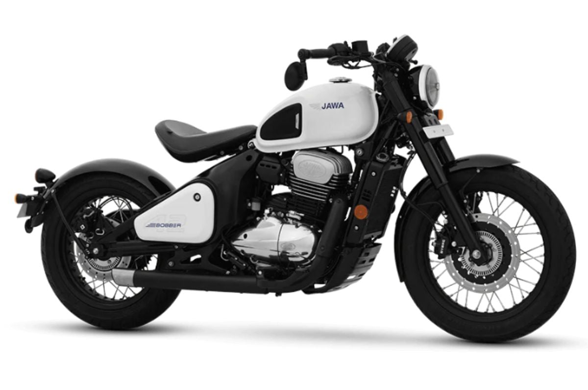 Jawa 42 Bobber white right front three quarter