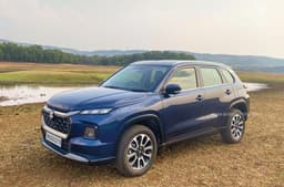 Maruti Grand Vitara front quarter static 