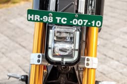 Static image of BMW CE 02