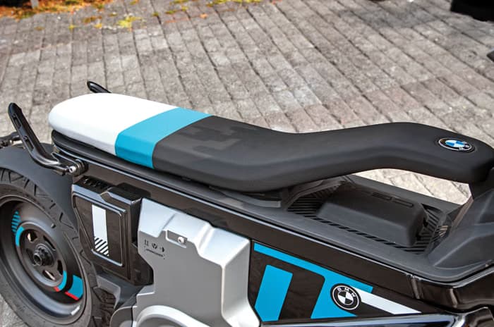 Static image of BMW CE 02