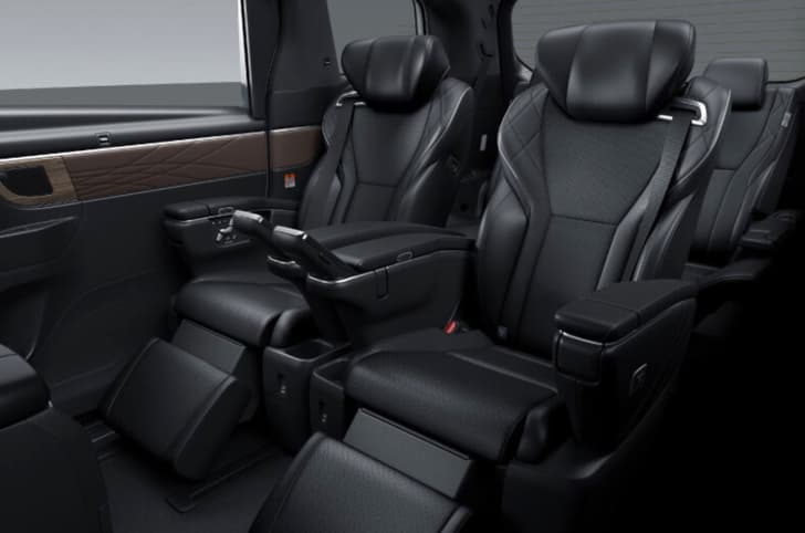Toyota Vellfire seats