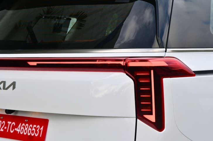 Kia Carnival taillight