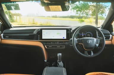 Toyota Camry interior and features image gallery 