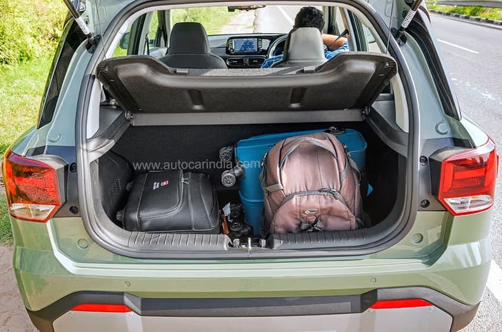Hyundai Exter boot
