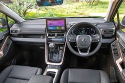 Maruti Suzuki Invicto dashboard