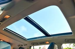Maruti Suzuki Invicto panoramic sunroof