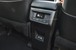Maruti Suzuki Invicto AC controls for 2nd row