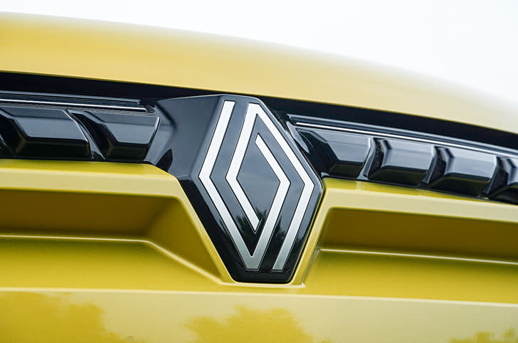 Renault Kiger front logo