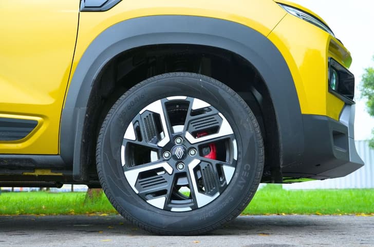 Renault Kiger alloy wheel