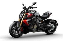 Ducati Diavel V4 RS left front three quarter