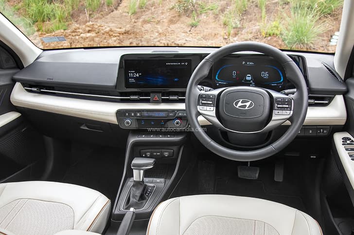 Hyundai Verna interior and dashboard