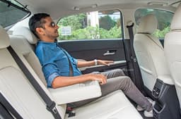 Hyundai Verna rear seats