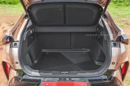 Tata Curvv boot space 