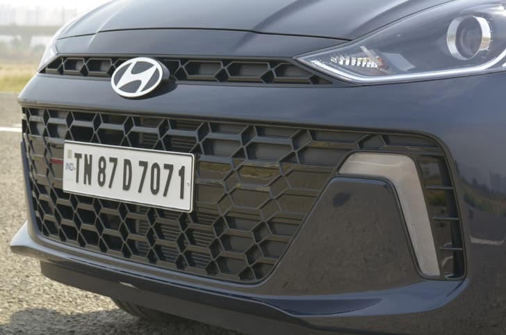 Hyundai Aura front grille
