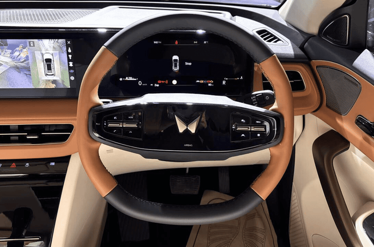 Mahindra XUV 7XO steering wheel 