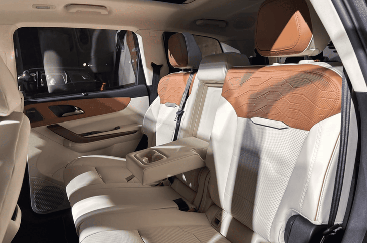 Mahindra XUV 7XO second row seats