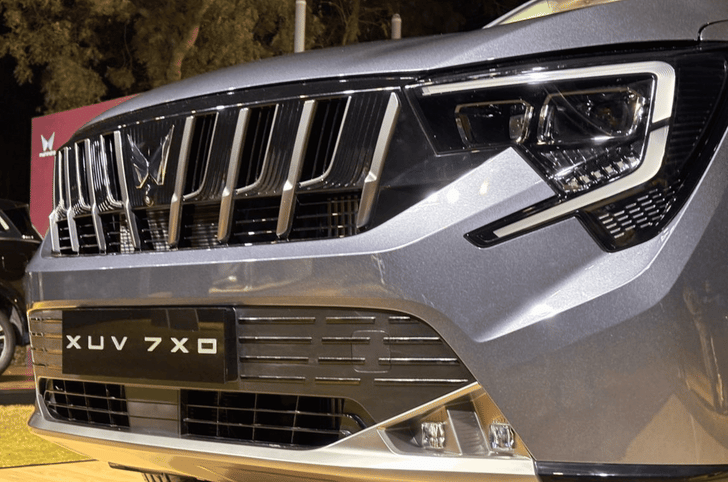 Mahindra XUV 7XO grille