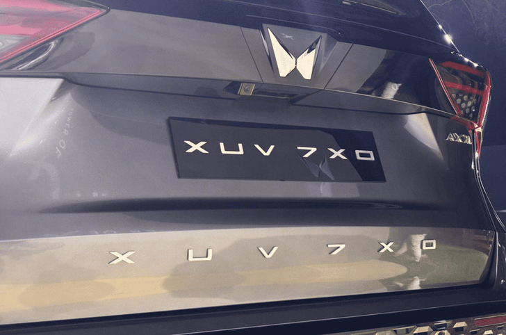 Mahindra XUV 7XO tailgate