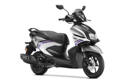 Yamaha RayZR Hybrid white front right side static in studio