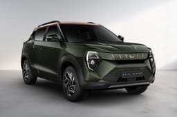 mahindra xuv 3xo ev deep forest dual tone
