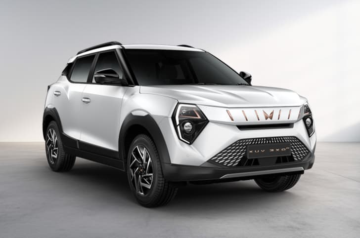 mahindra xuv 3xo ev everest white