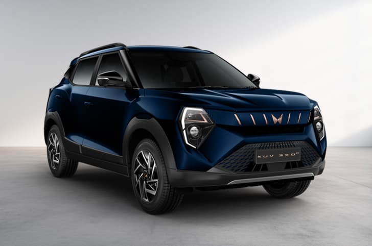 mahindra xuv 3xo ev nebula blue