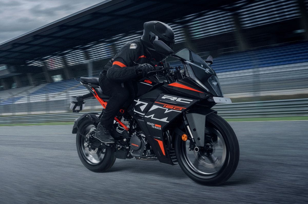 KTM RC 160 image gallery