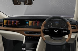 Mahindra XUV 7XO