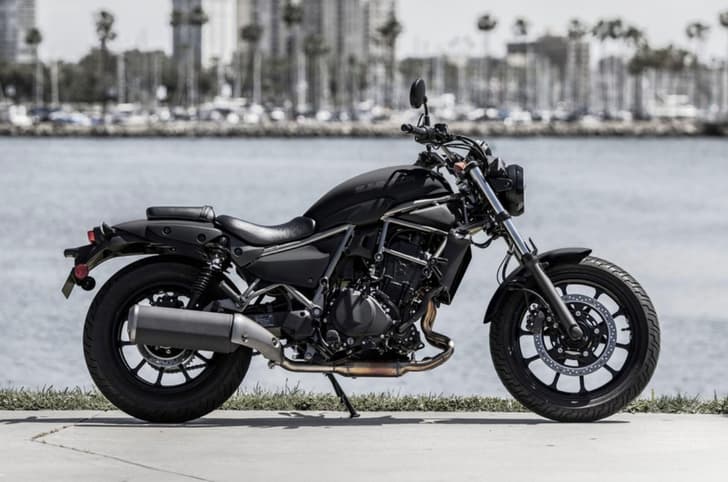 Kawasaki Eliminator 500 side profile shot