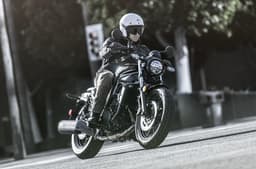 Kawasaki Eliminator 500 left corner shot