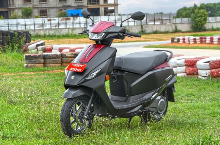 Suzuki e-Access front left side static in field