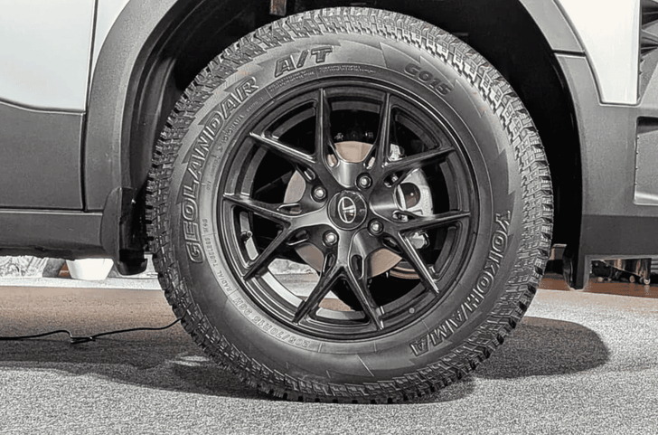 Tata Punch facelift HBX Edition wheels