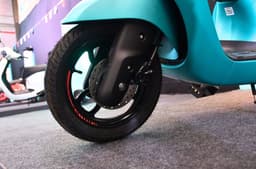Bajaj Chetak C2501 front wheel