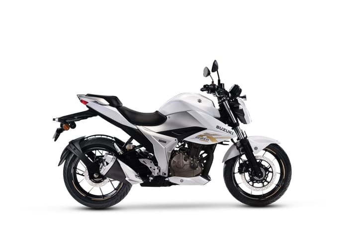Gixxer 250 White Studio Shot