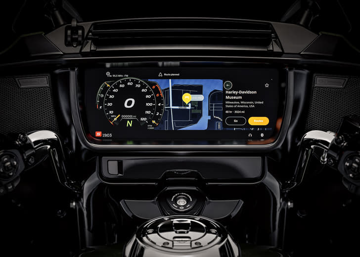 Close up of the instrument cluster on the Street Glide Limited