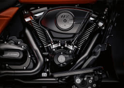 Close up of the Milwaukee-Eight VVT 117 engine