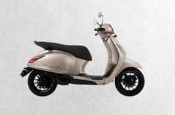 Studio image of Bajaj Chetak 3501