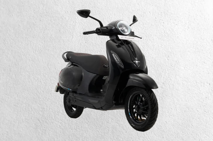 Studio image of Bajaj Chetak 3501