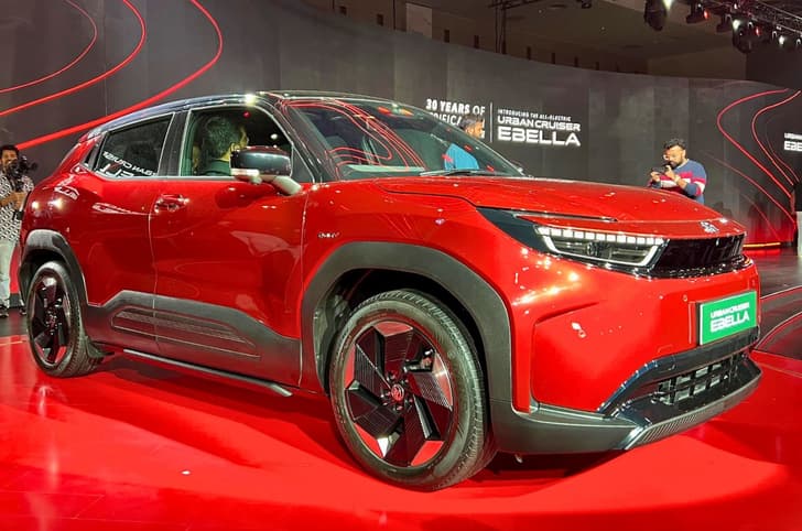 Toyota Urban Cruiser Ebella front quarter