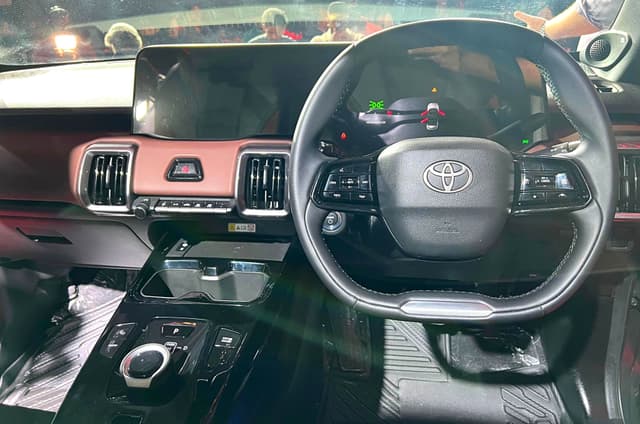 Toyota Urban Cruiser Ebella interior gallery