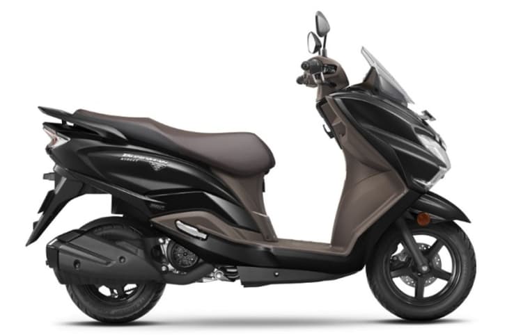 Suzuki Burgman Street black colour right side profile static in studio