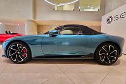 MG Cyberster side static 