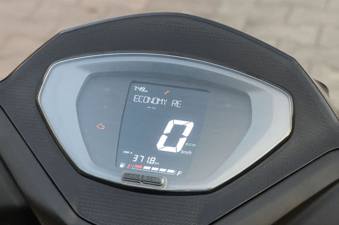 Close up image of the LCD dash