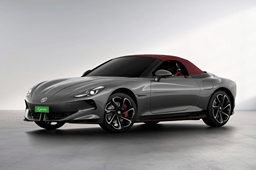 MG Cyberster in Andes Grey with red roof