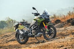 Static image of TVS Apache RTX