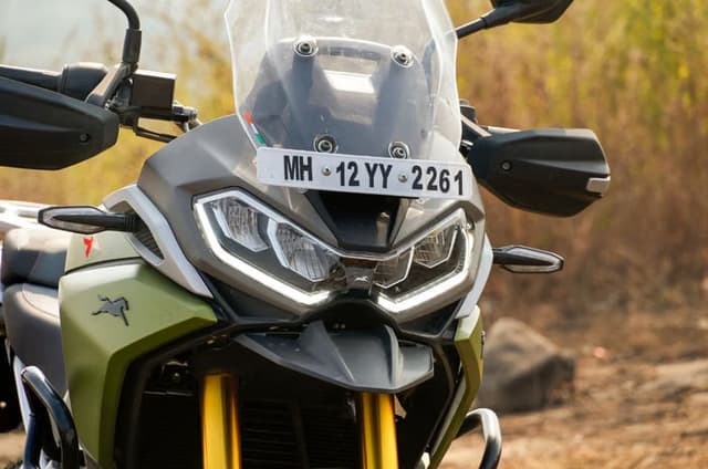 TVS Apache RTX features image gallery