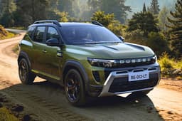 2026 Renault Duster front quarter 