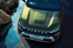 2026 Renault Duster bonnet