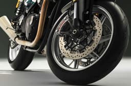 Triumph Speed Twin 1200 Cafe Racer Edition front wheel