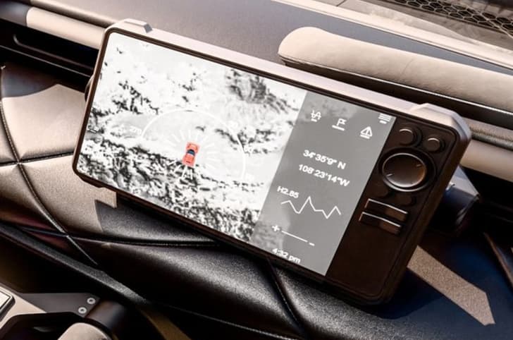 Genesis X Skorpio Concept touchscreen